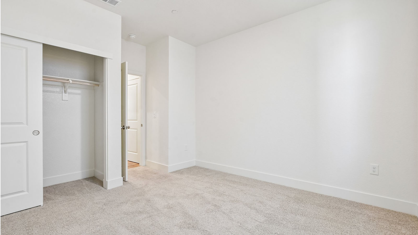 Ibiza Cali Plan 1924  secondary bedroom with closet