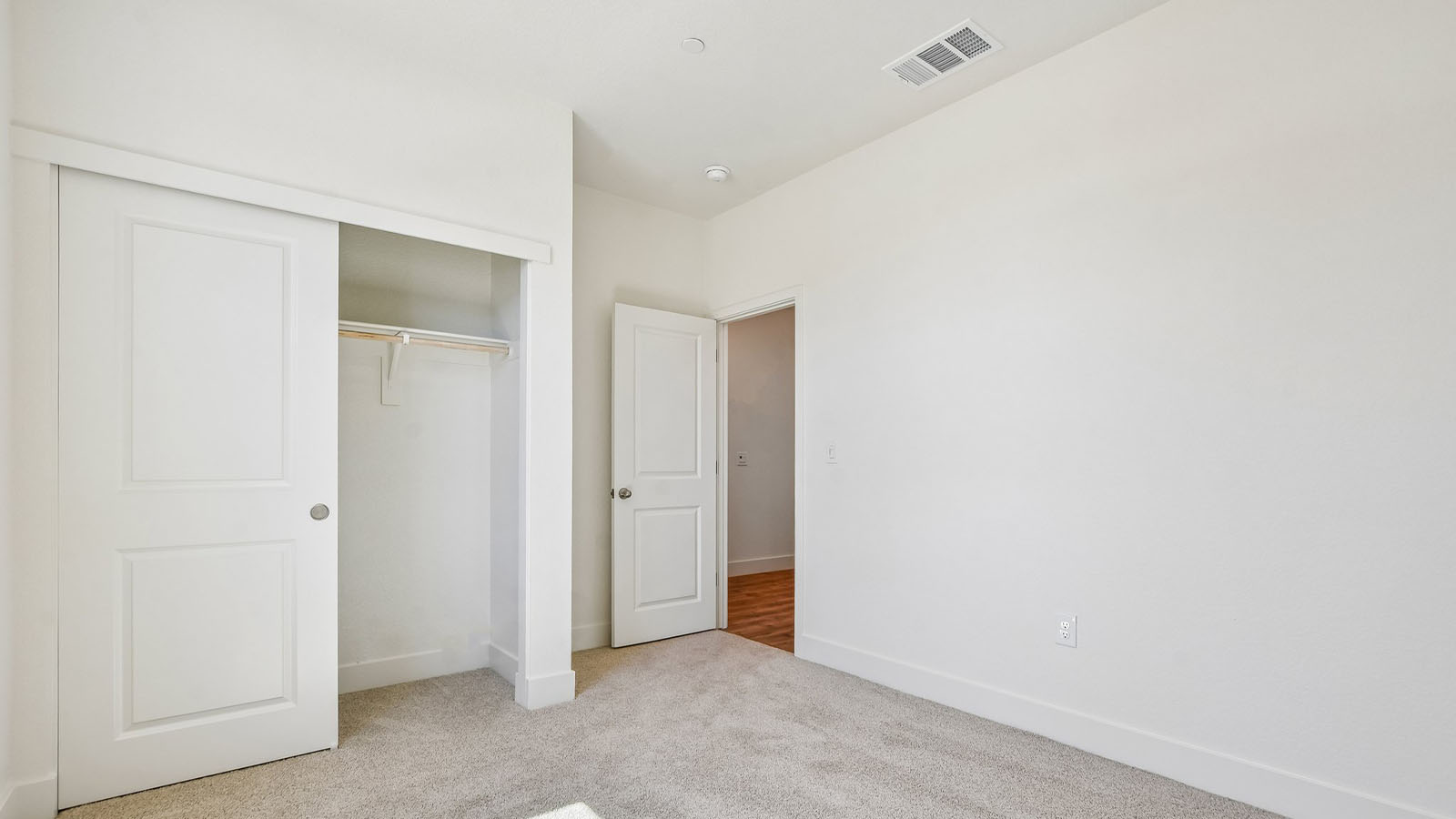 Ibiza Cali Plan 1924  bedroom with closet