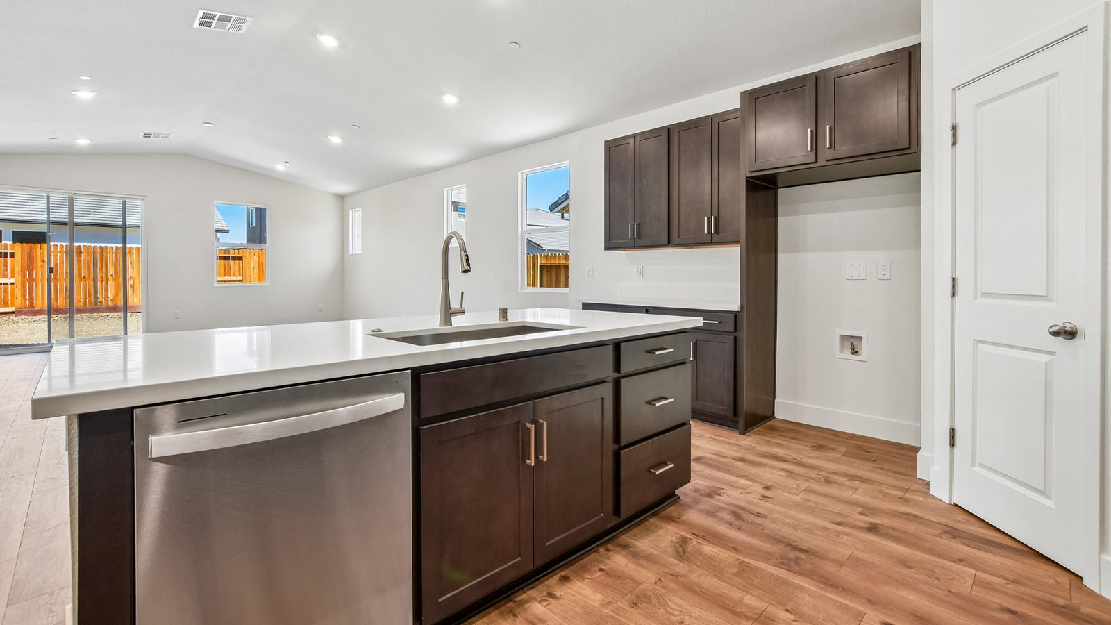 Ibiza Cali Plan 1924  large kitchen island