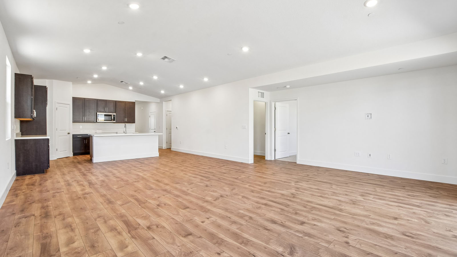 Ibiza Cali Plan 1924 spacious living area