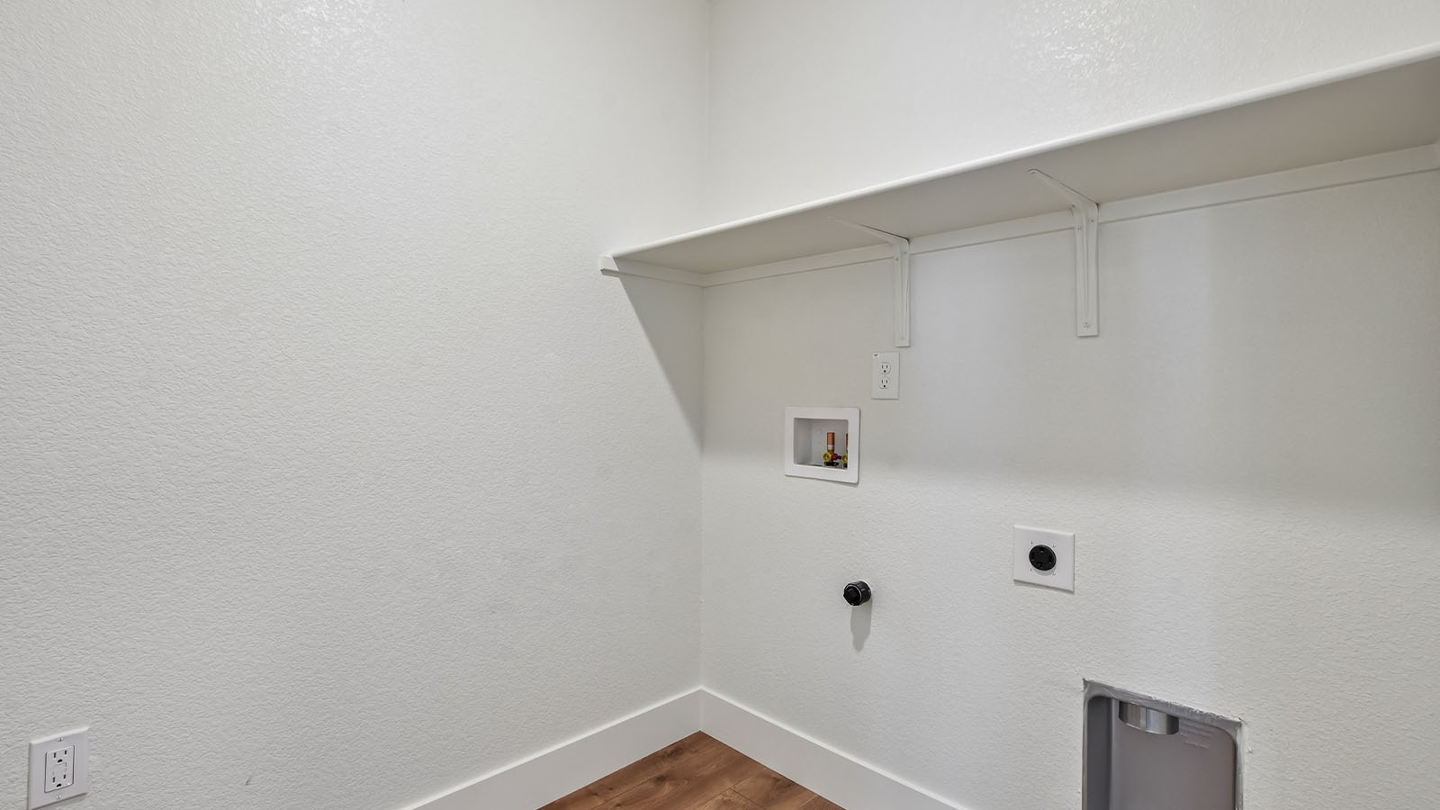 Ibiza at Delta Shores Plan 2594  laundry room