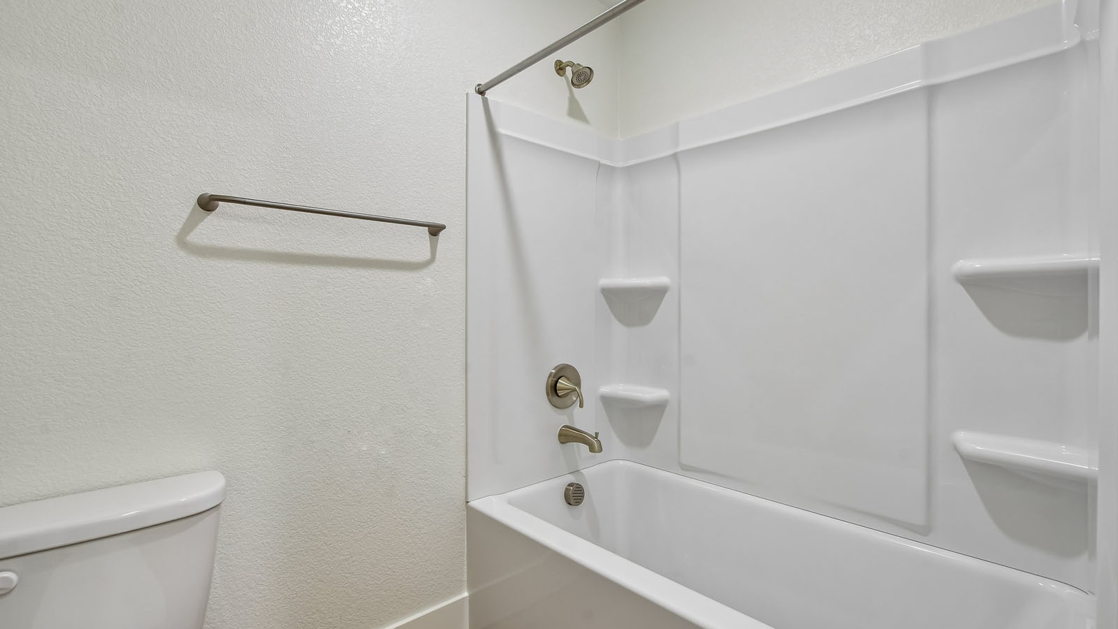 Ibiza at Delta Shores Plan 2594 shower and tub bathroom