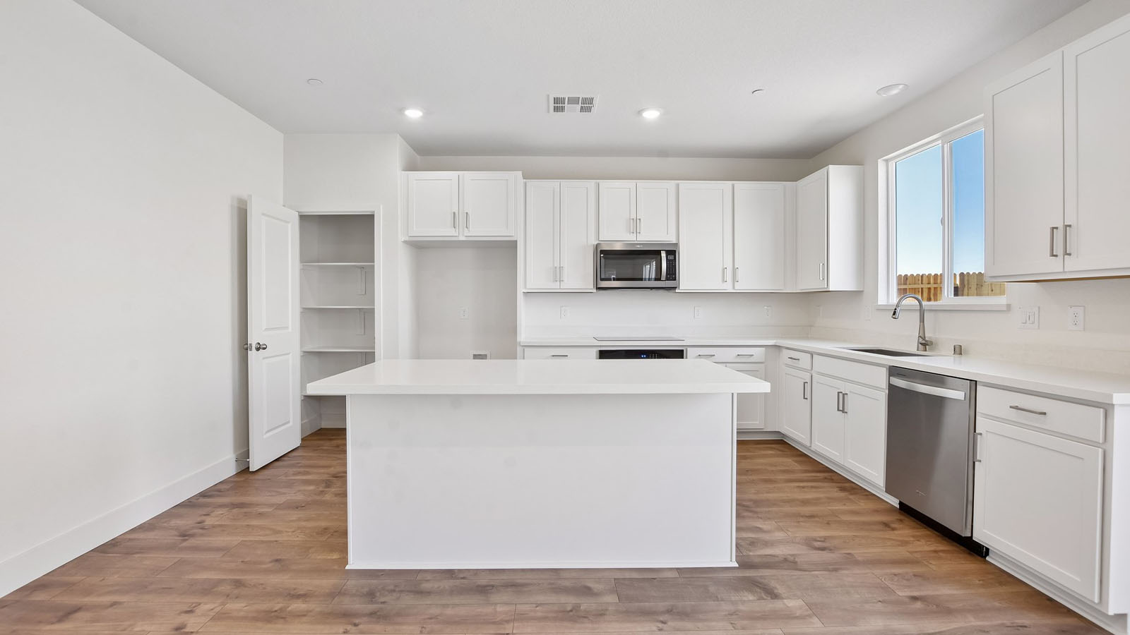 Ibiza Alta Plan 2617  open bright kitchen with island