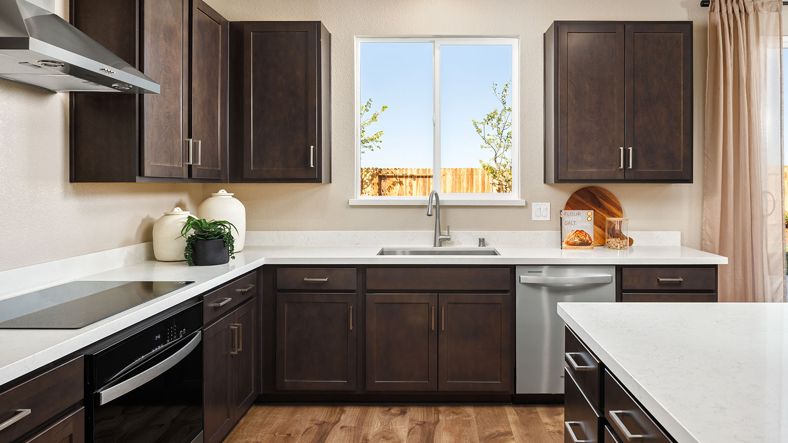 Ibiza at Delta Shores Alta Plan 2617 bright modern kitchen