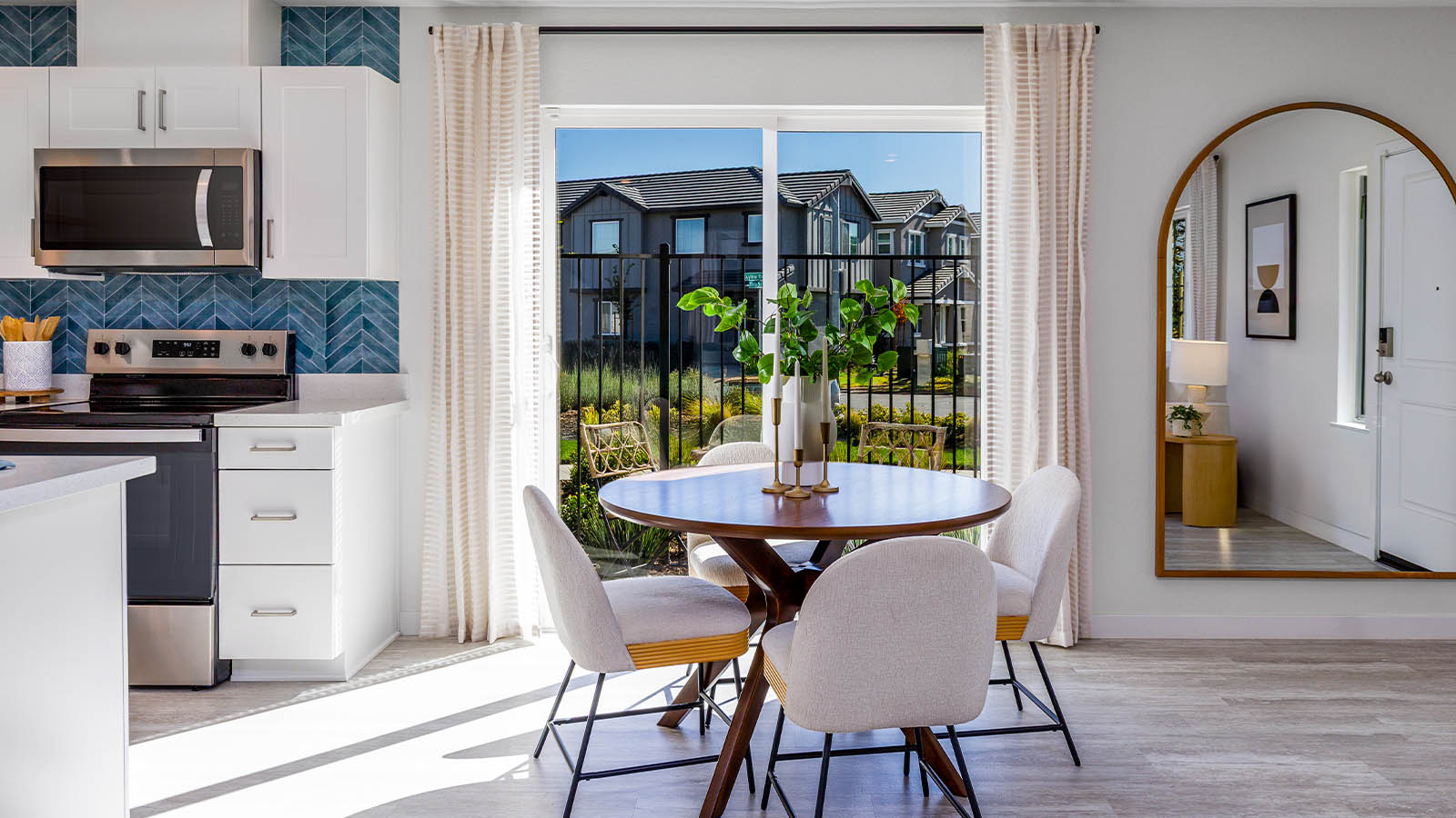 Skylar Plan 1296 light filled dining area