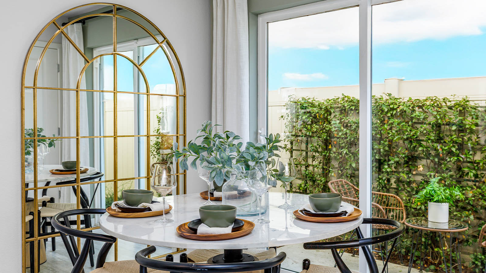 Skylar Plan 1387 Dining Room