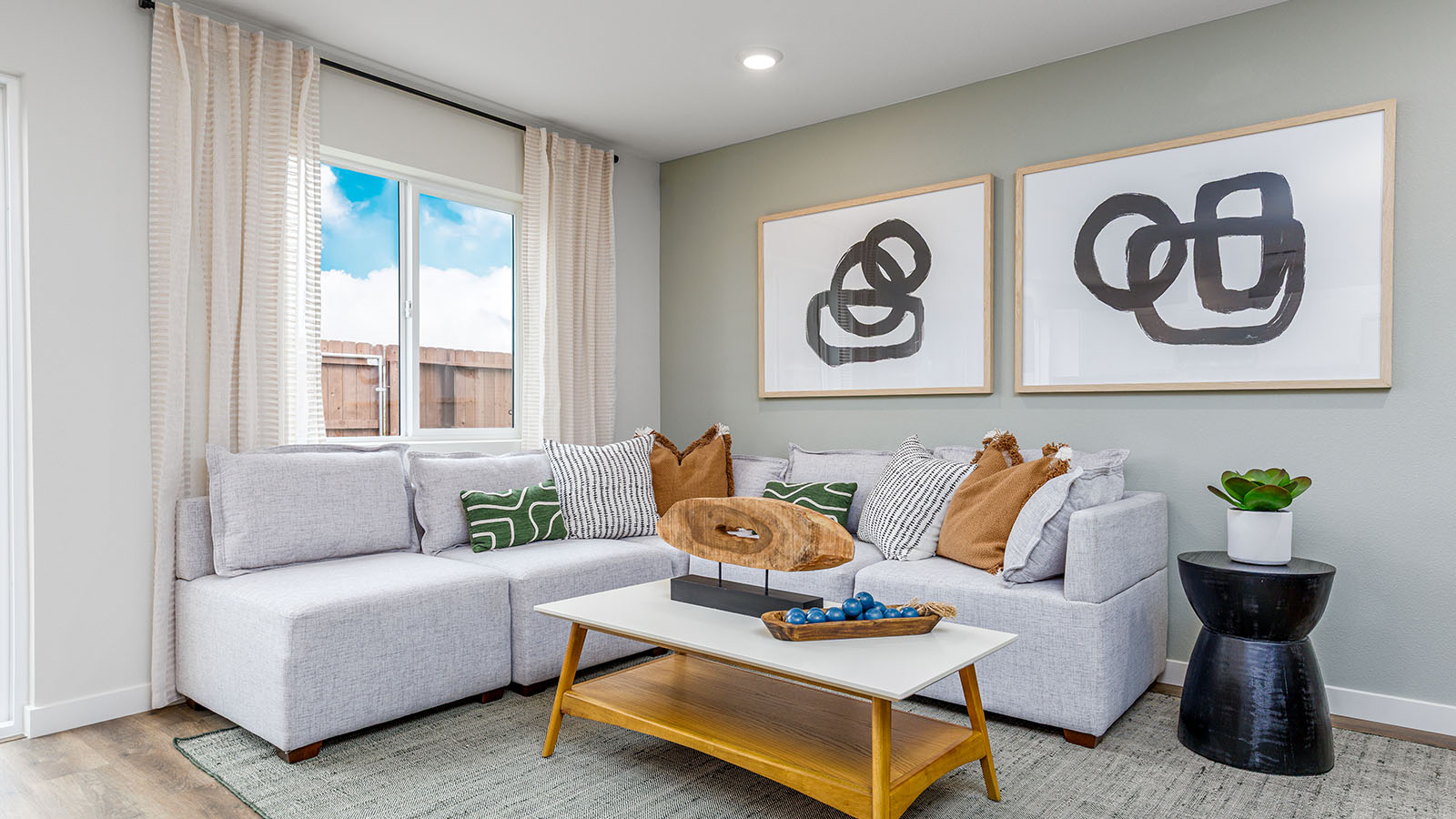 Arroyo Plan 1567 Livingroom