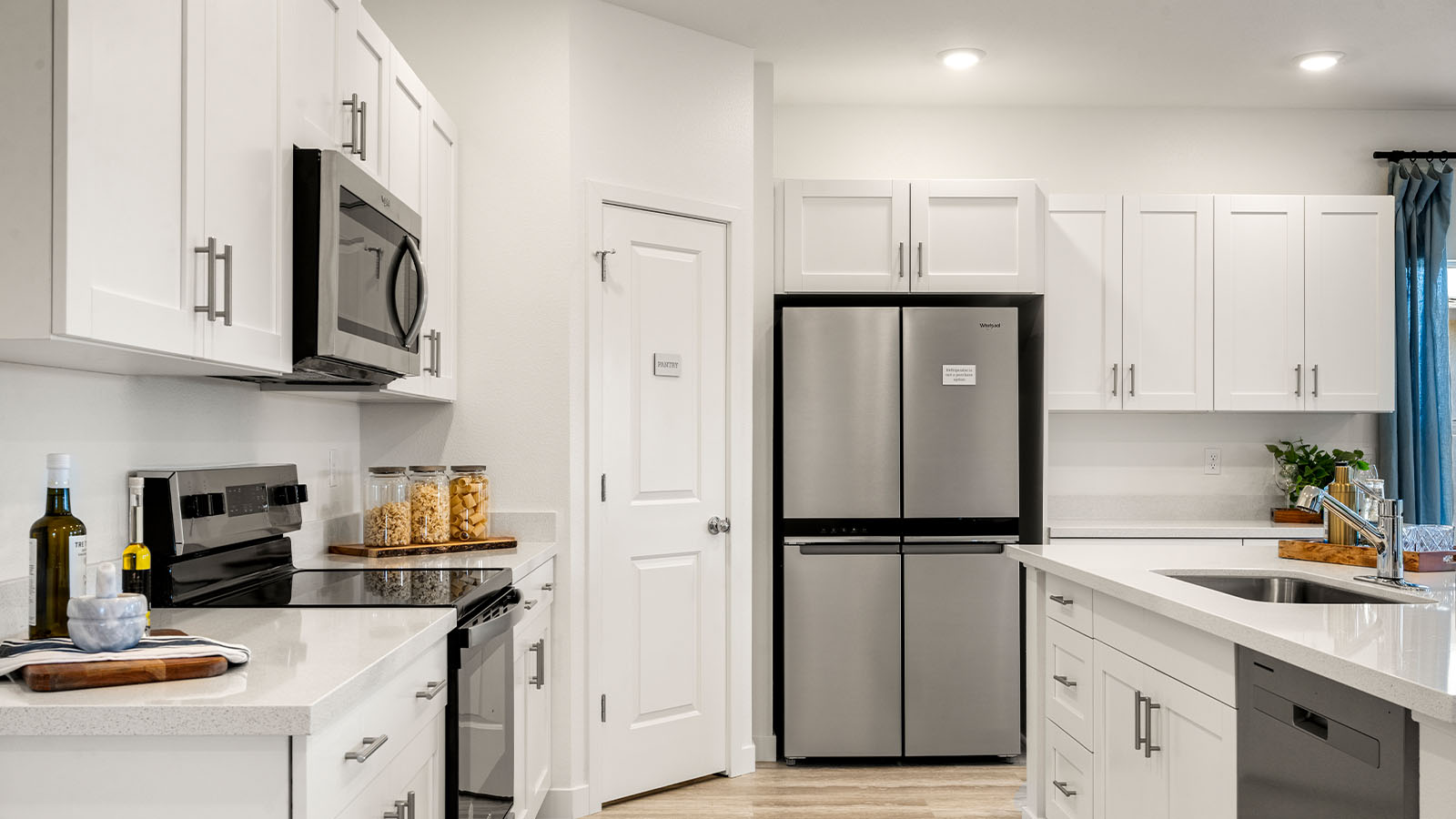 Lilac at Shastina Ranch Plan 1825  open bright modern kitchen