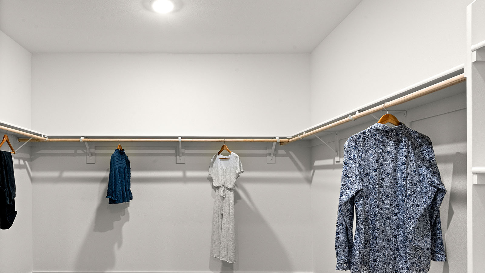 Lilac at Shastina Ranch Plan 1825 Exterior Primary Closet