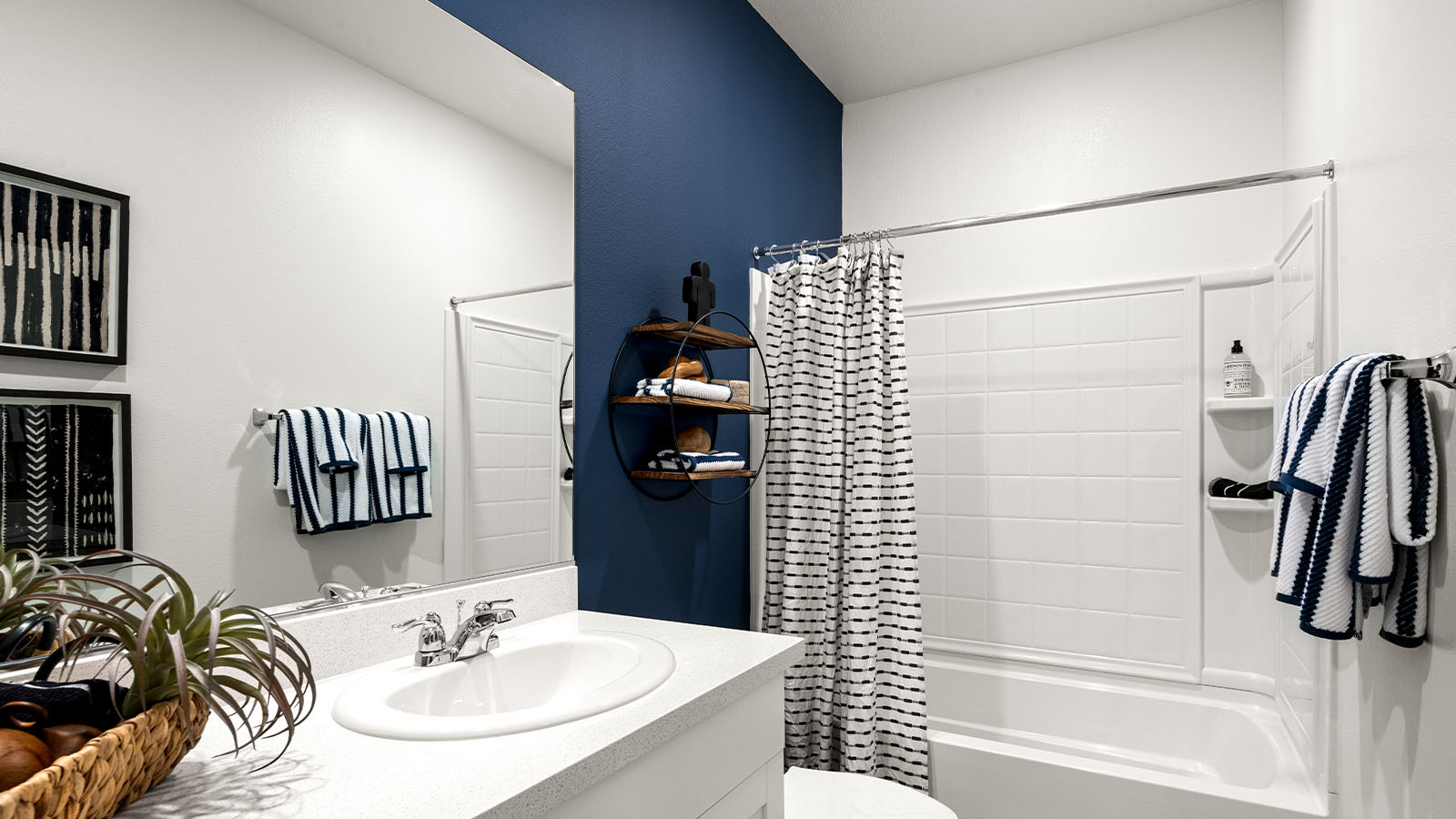 Magnolia at Shastina Ranch Plan 2538  secondary bathroom with  tub and shower