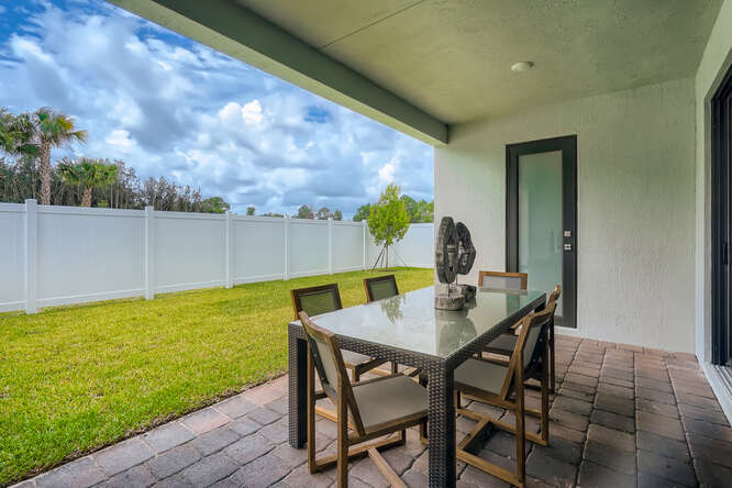 rear exterior covered lanai