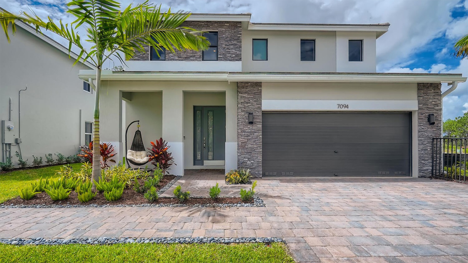 front exterior of ponte vedra