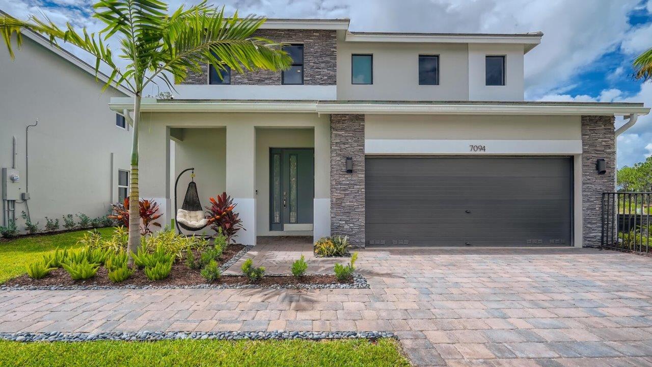 Ponte Vedra front exterior