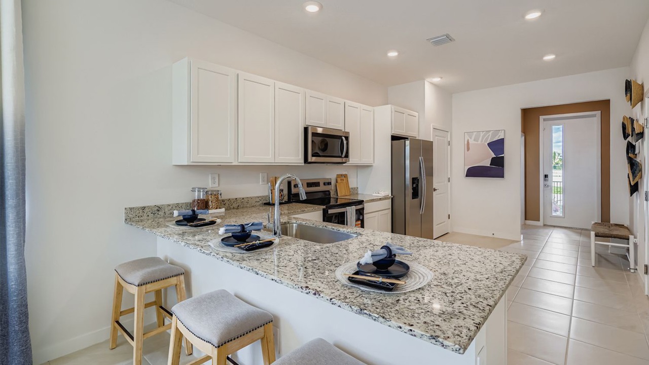 Crosscourt model kitchen at Baywood II