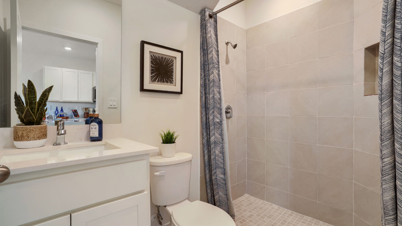 upstairs bath 2 with tub