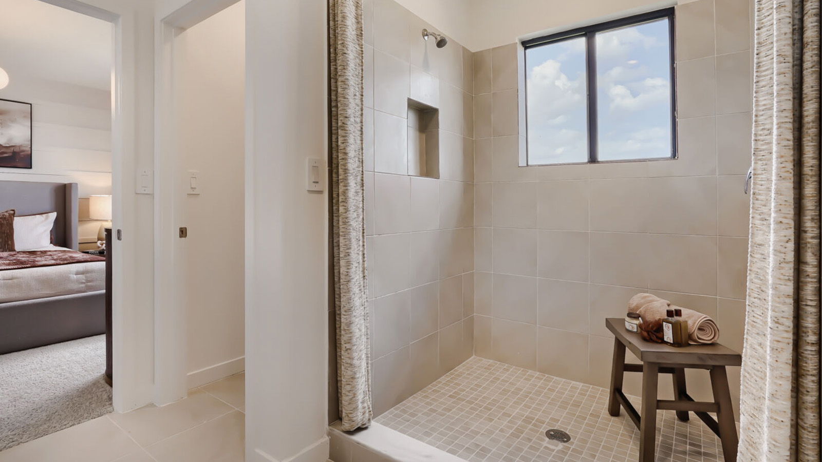 primary bath walk in closet