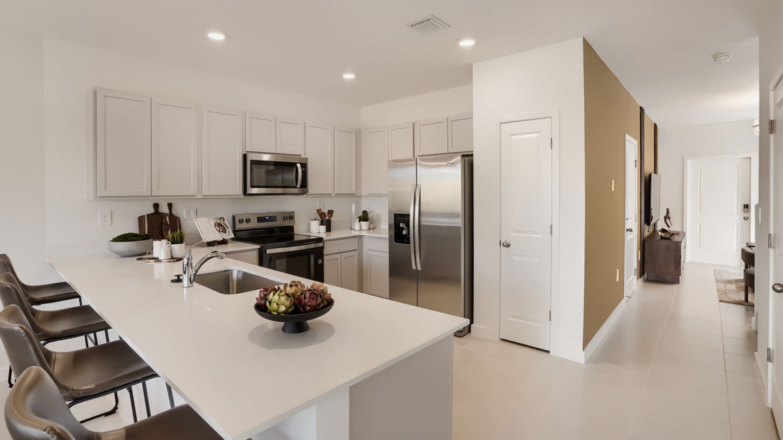 spacious kitchen counter