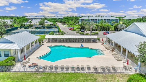 Amenity center Pool