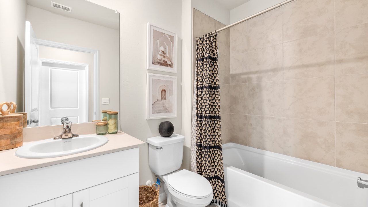 Inside of the Carrington Model in Central Parc