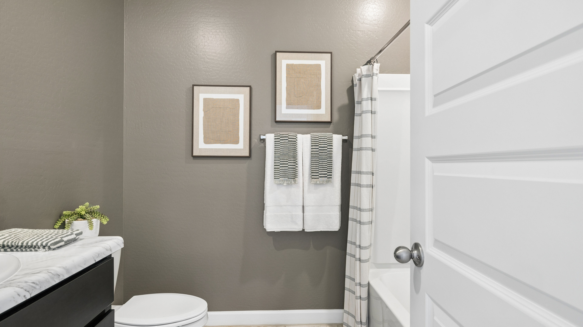 secondary bathroom