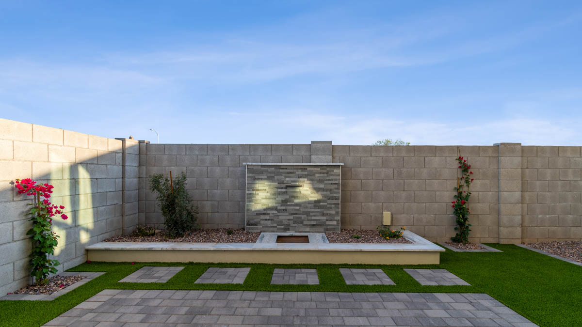 Arabella Little Rock Model