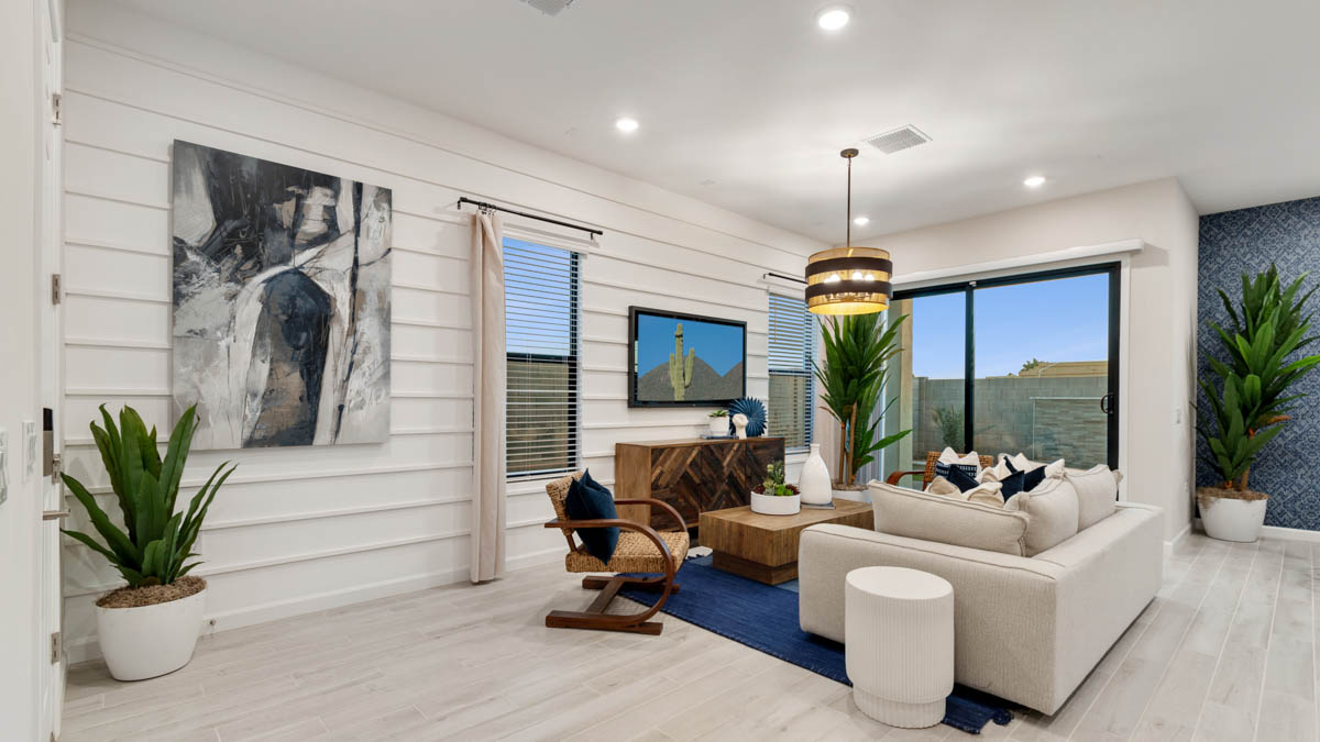 Arabella Little Rock Model