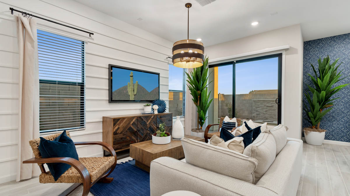 Arabella Little Rock Model