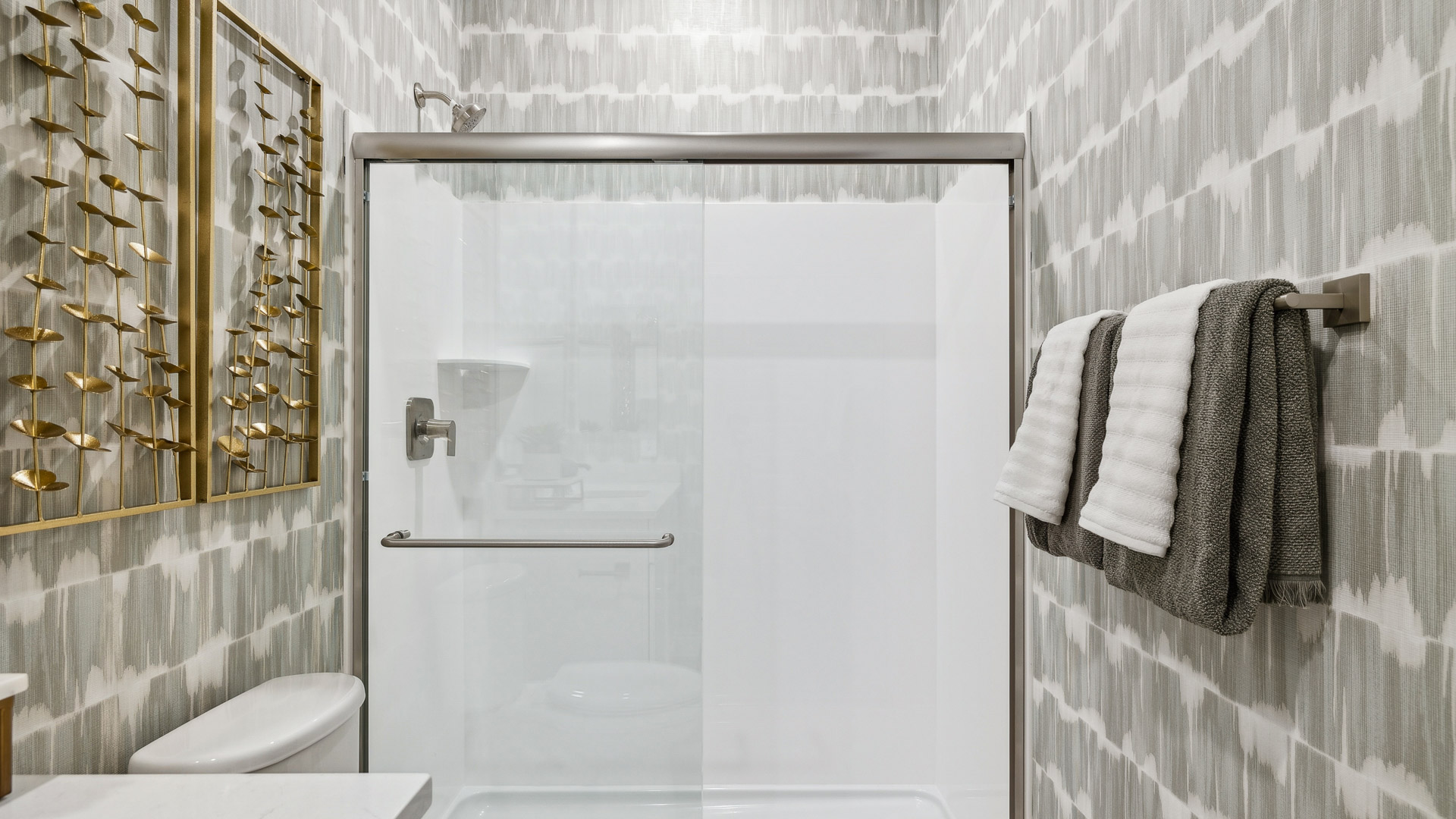 A well-designed bathroom emphasizing functionality and contemporary style.