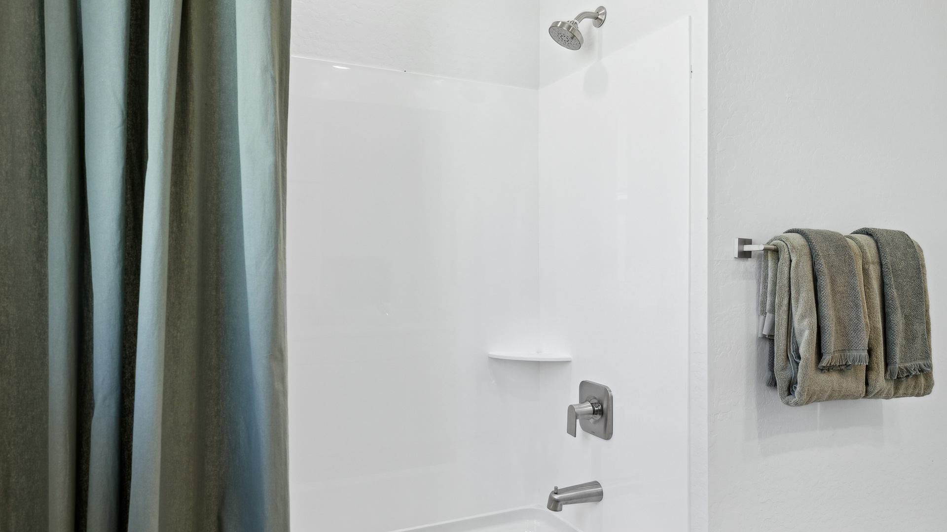 A well-designed bathroom emphasizing functionality and contemporary style.