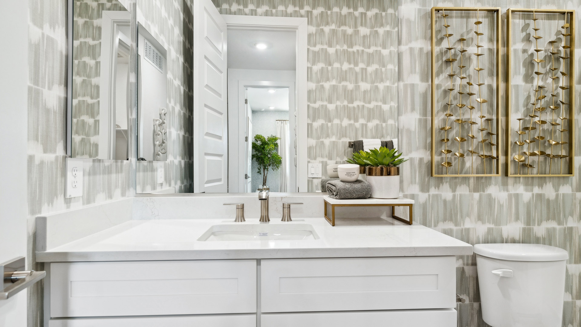 A well-designed bathroom emphasizing functionality and contemporary style.