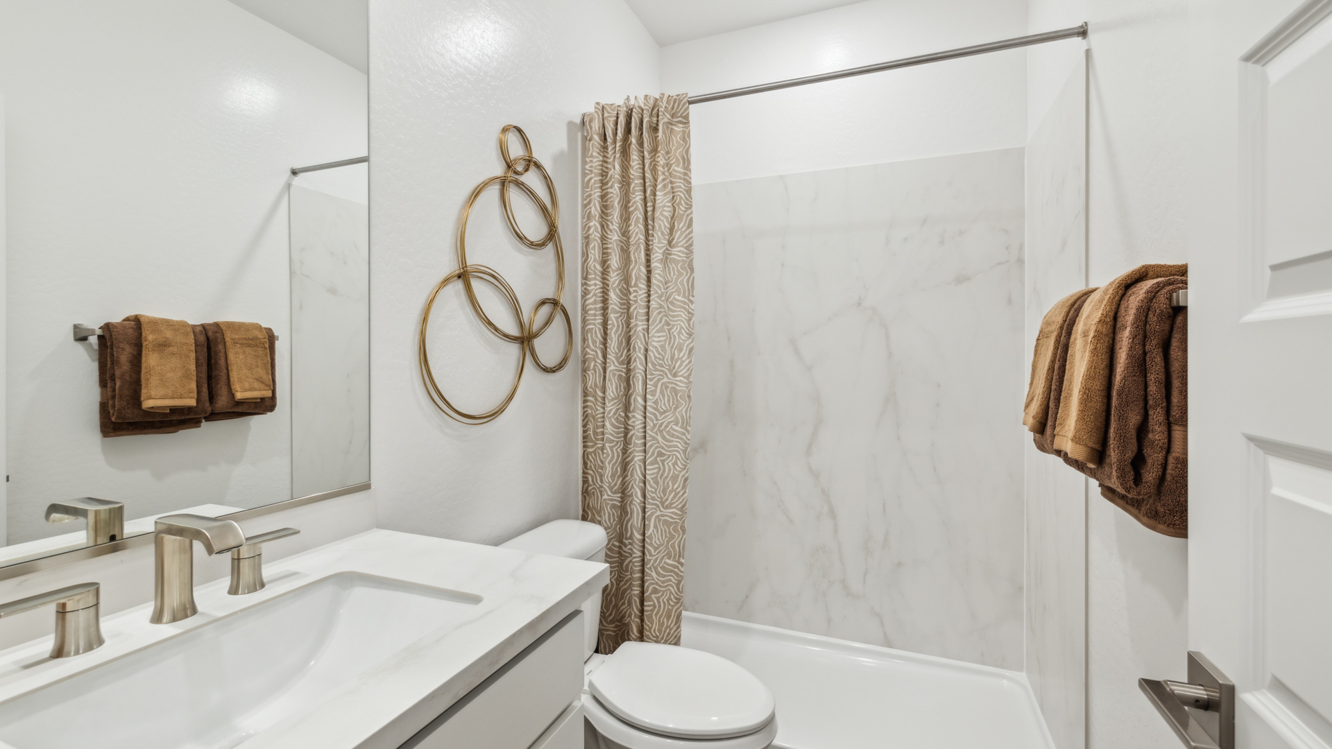 A well-designed bathroom emphasizing functionality and contemporary style.