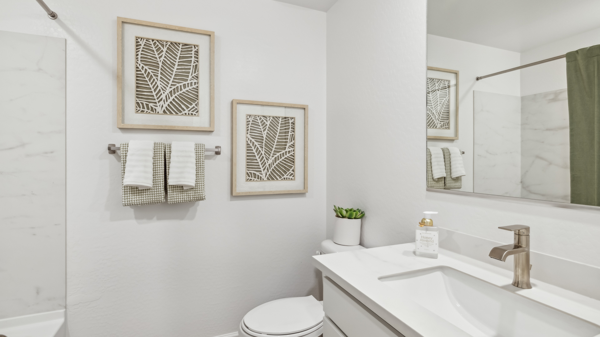A well-designed bathroom emphasizing functionality and contemporary style.