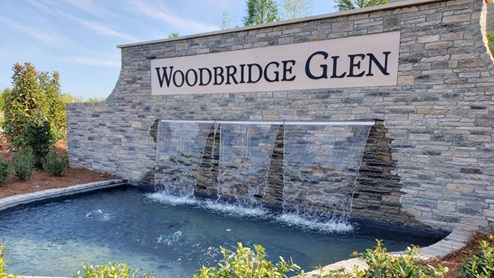 Woodbridge Glen entry monument