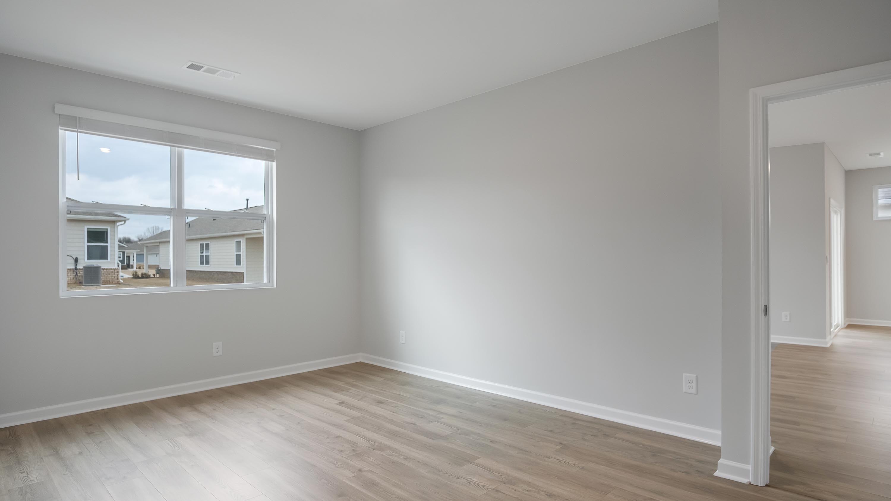 Open view room in single-story home