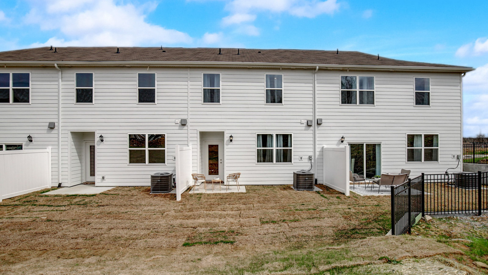 Outside porch in two story townhome