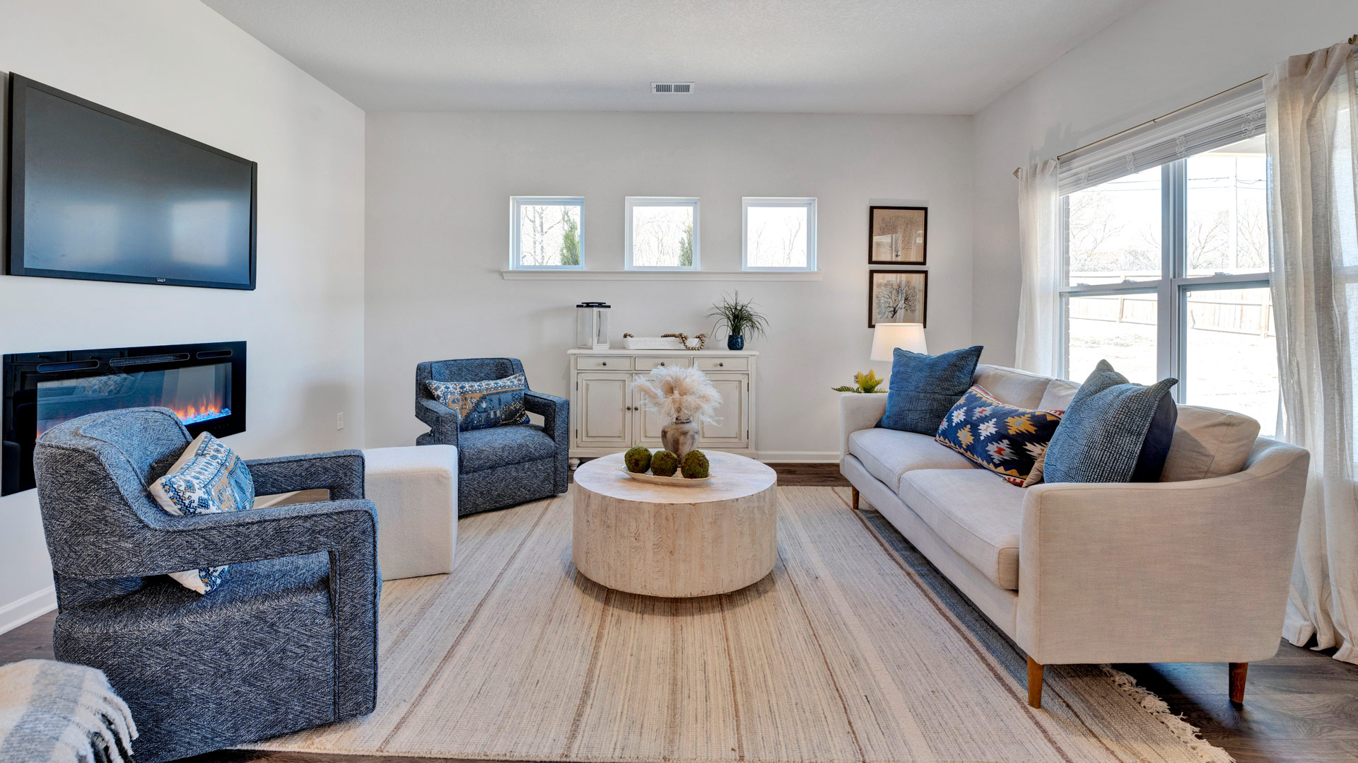 Living room with a double window for natural light
