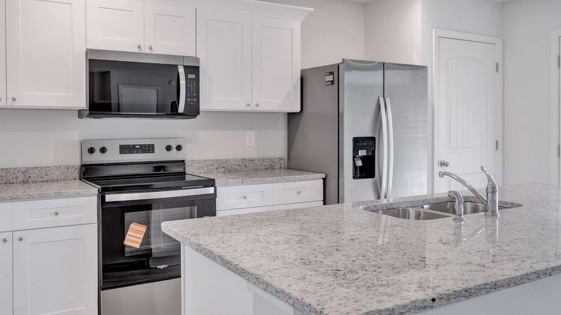 Slow closing light cabinets in the kitchen