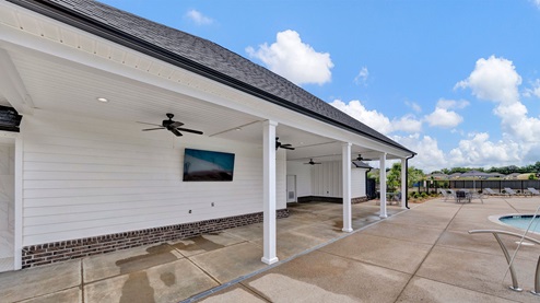 Riverwood Gardens pool house patio