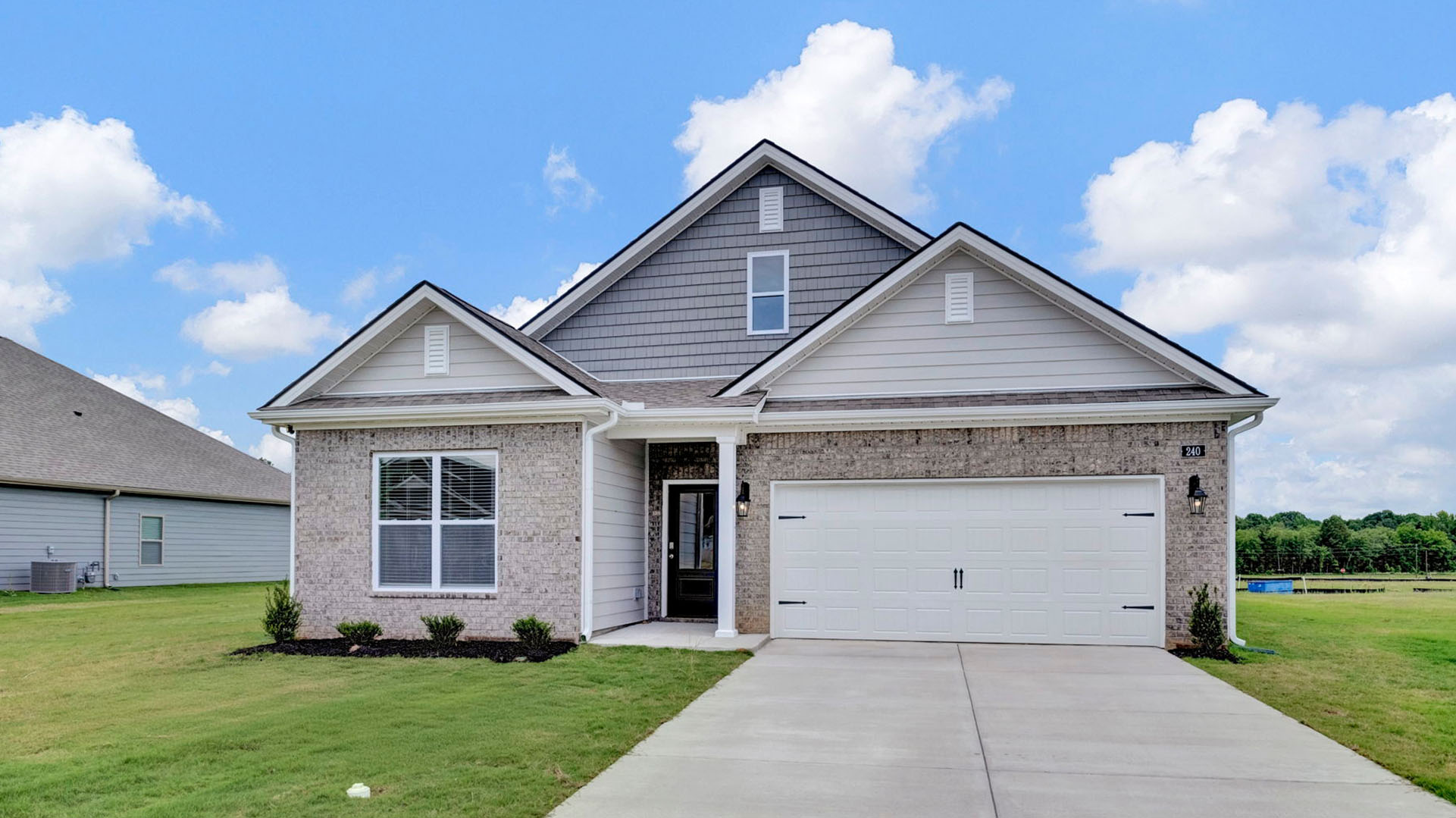 615 RIVERDALE DR exterior
