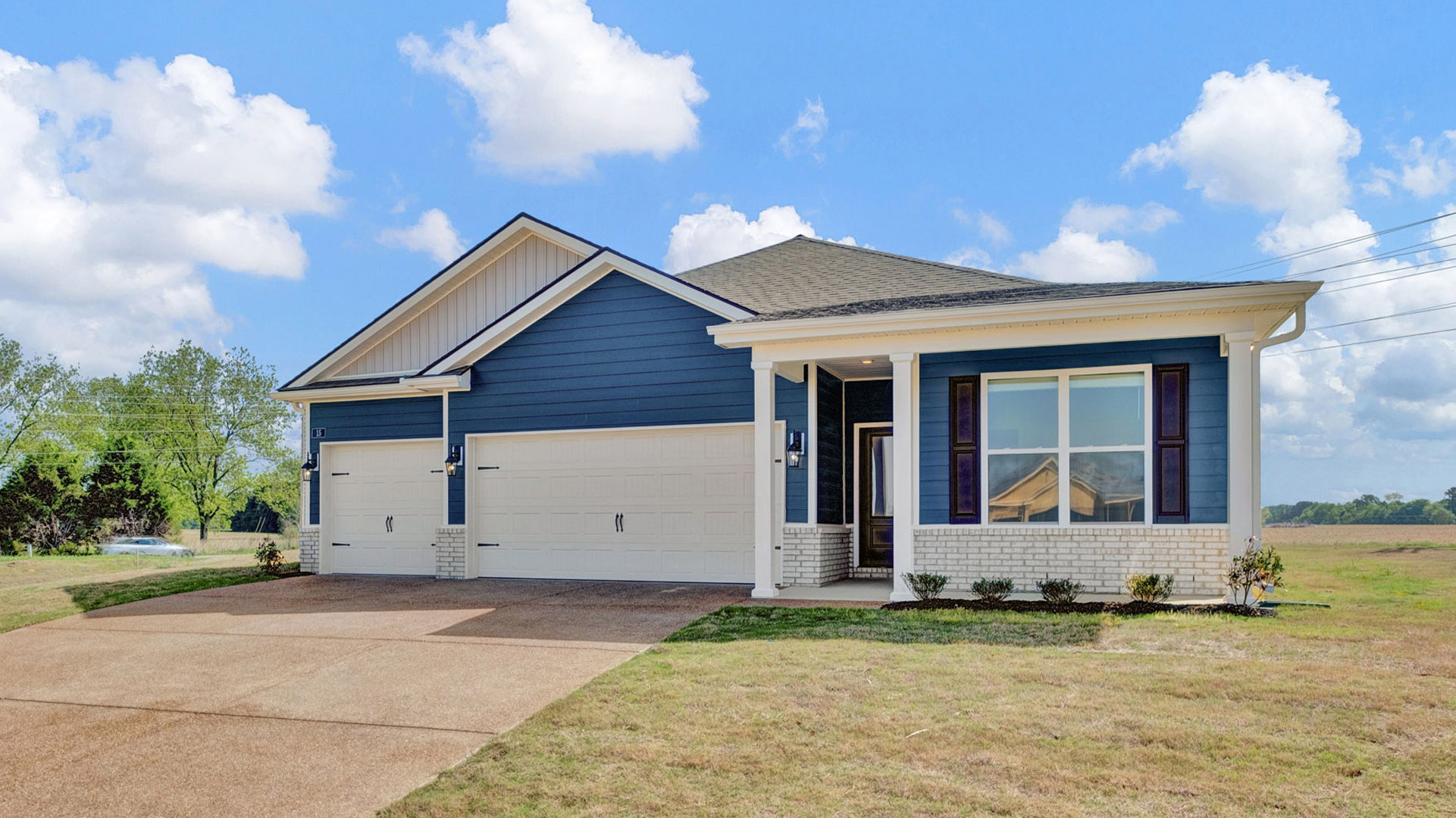 570 Riverdale Dr exterior