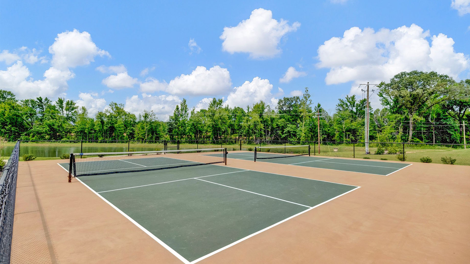 Community pickleball courts at Riverwood Gardens