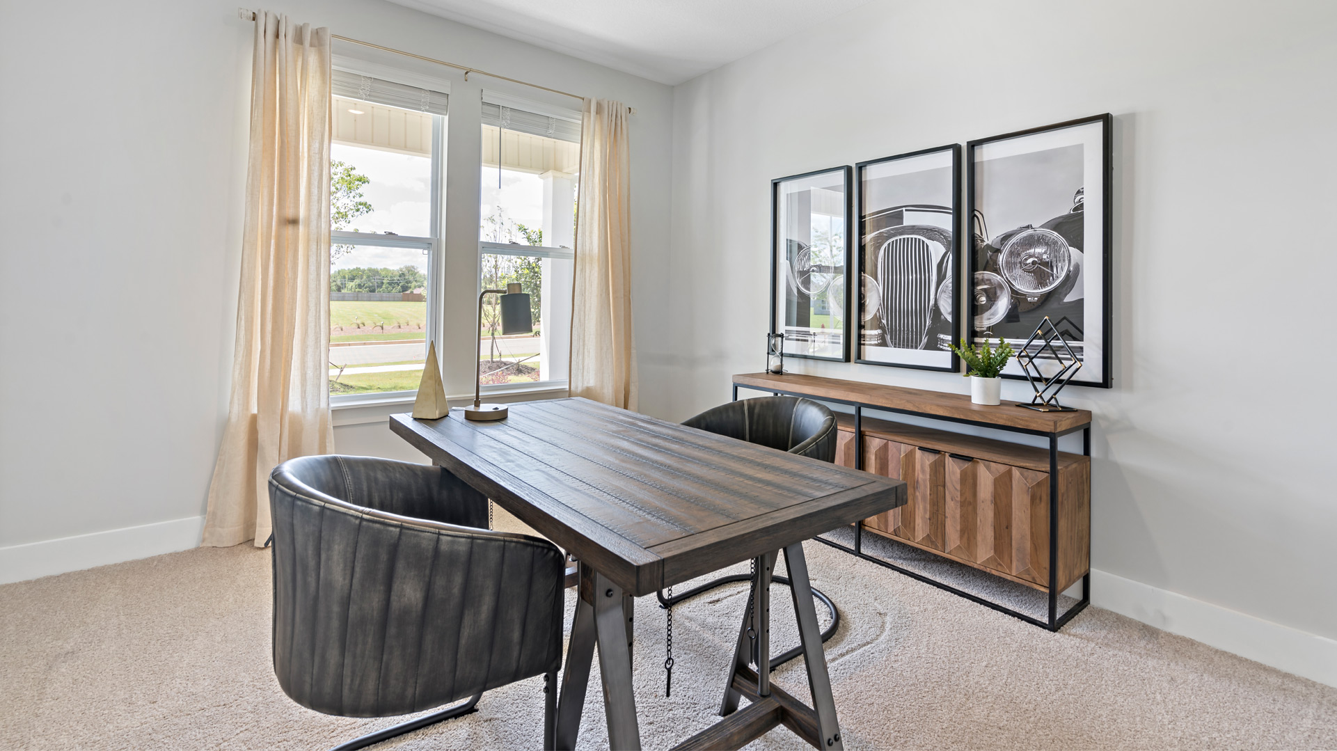 Second bedroom shown as a flex space