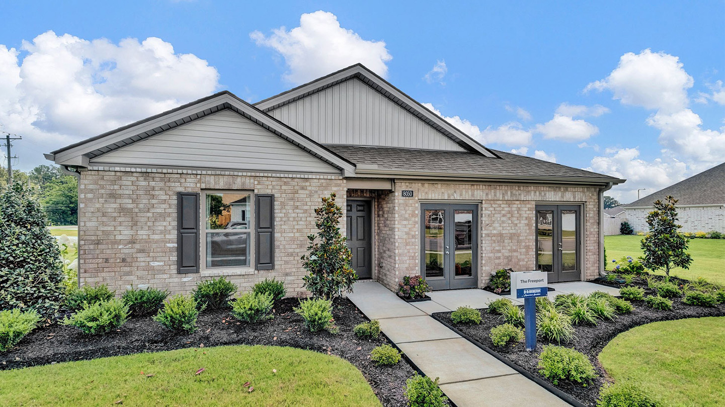 Exterior of the model home freeport floorplan
