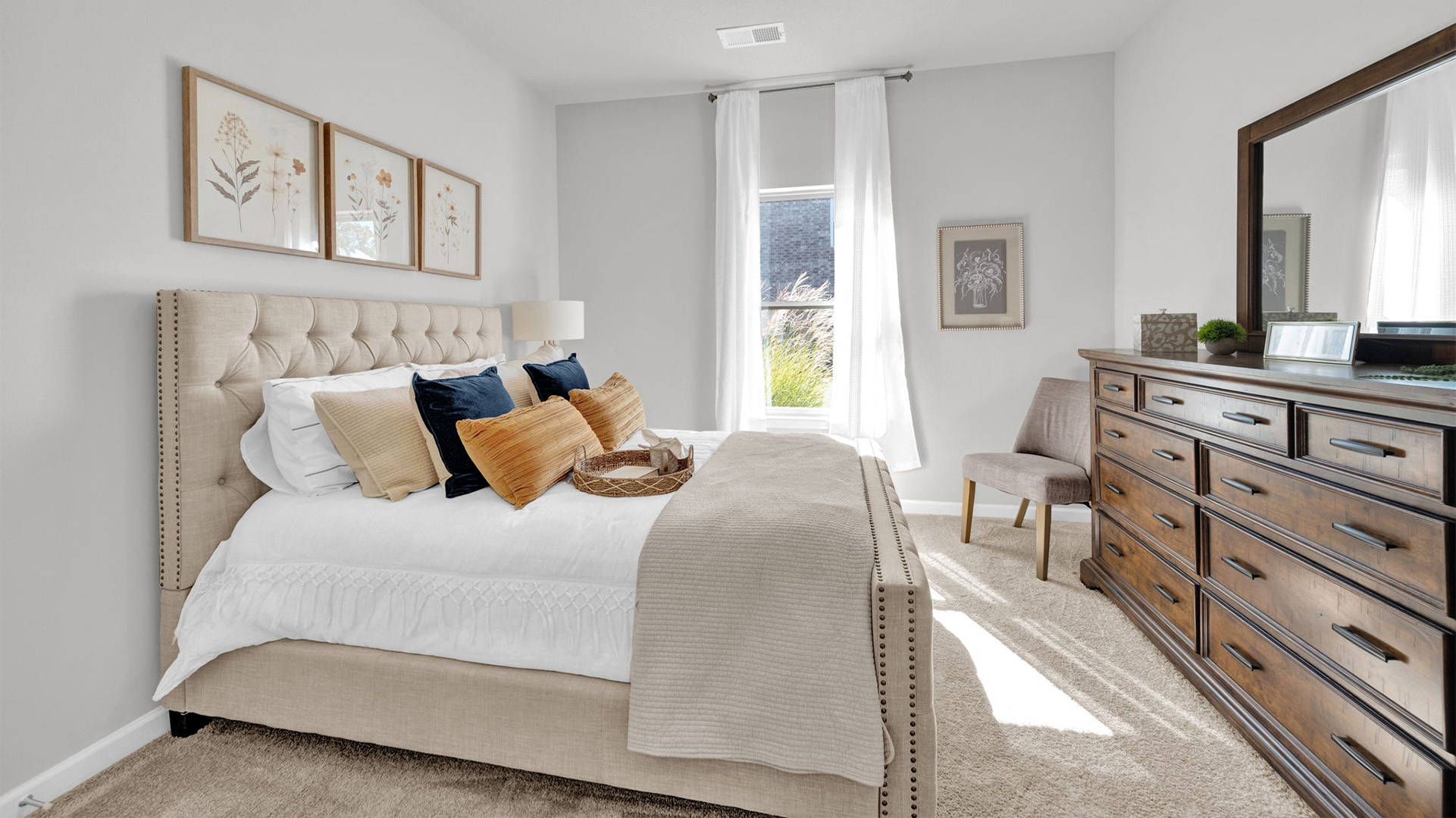 Fourth bedroom comfortably fits a queen size bed