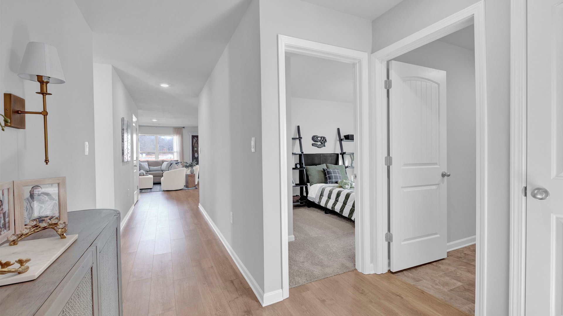 ENtry foyer into the guest bathroom and bedroom three