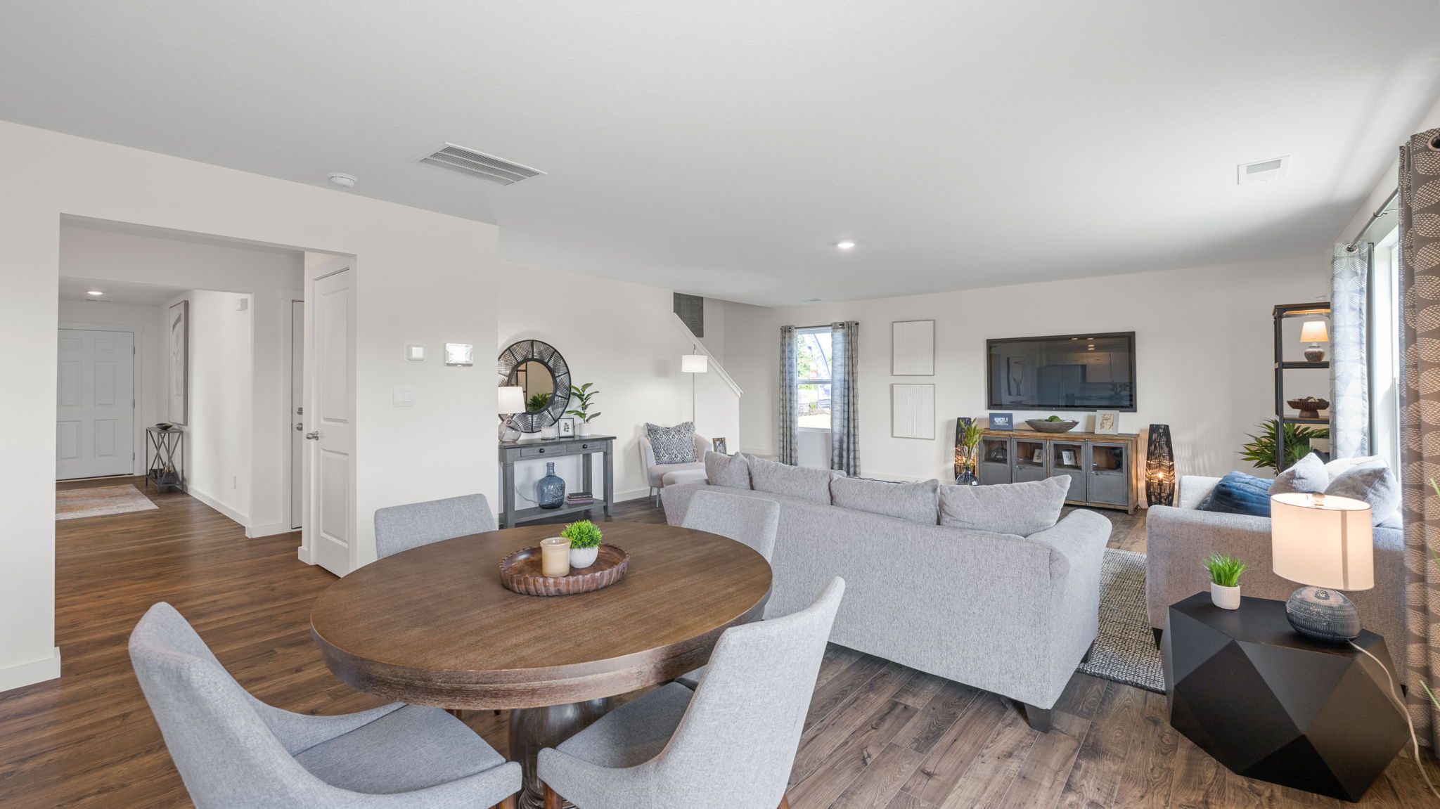 Eating area off of kitchen