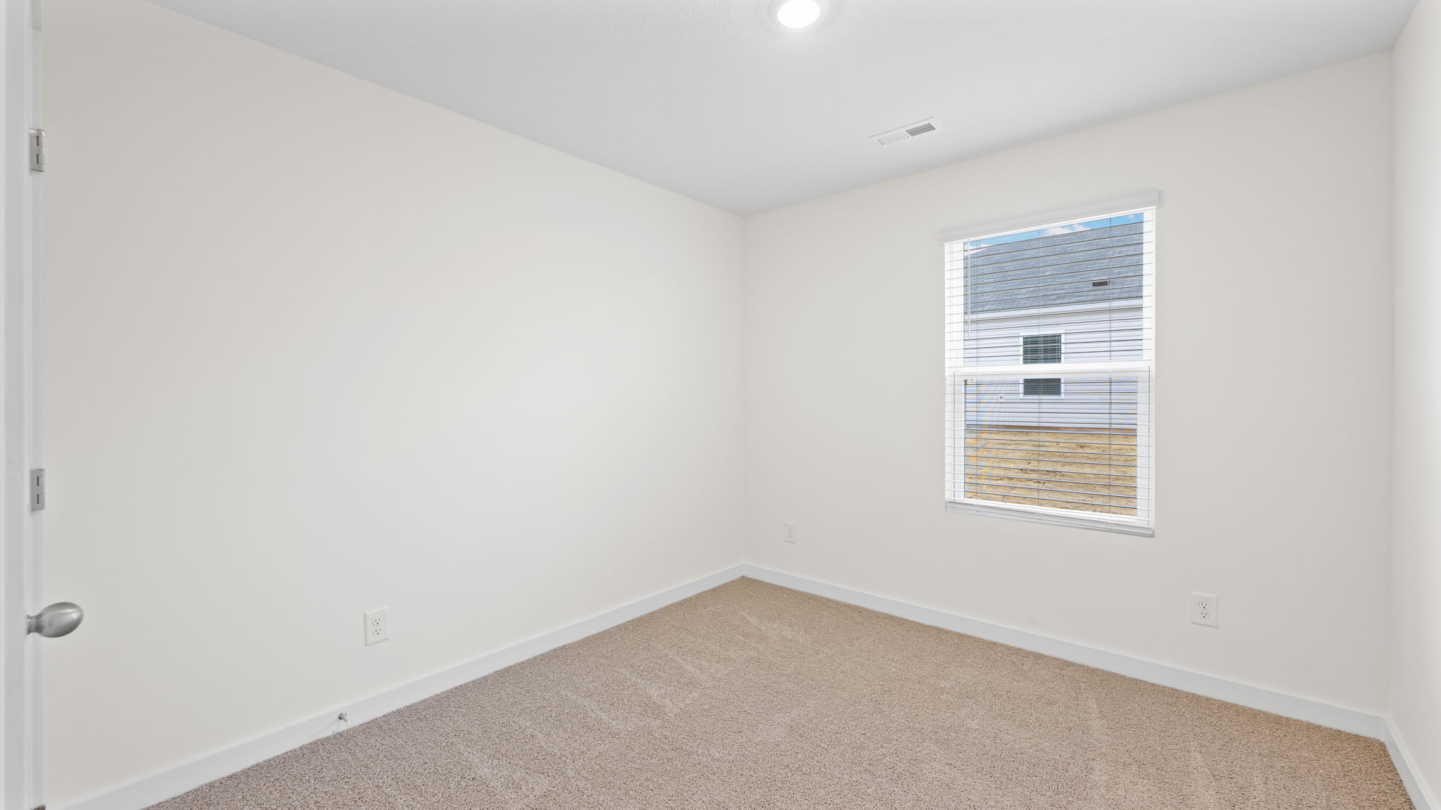 office/ flex room with single window