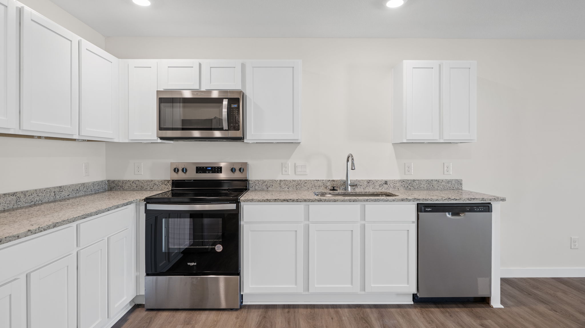 kitchen with stainles steel appliances