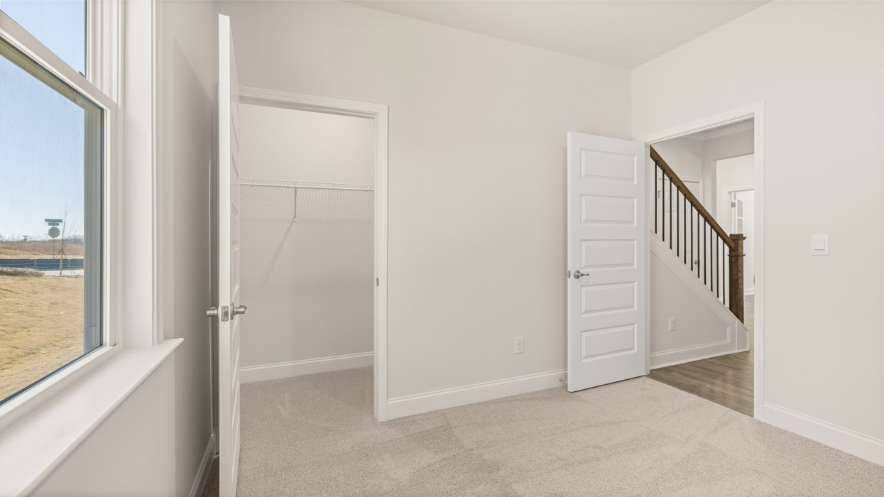 bedroom with closet