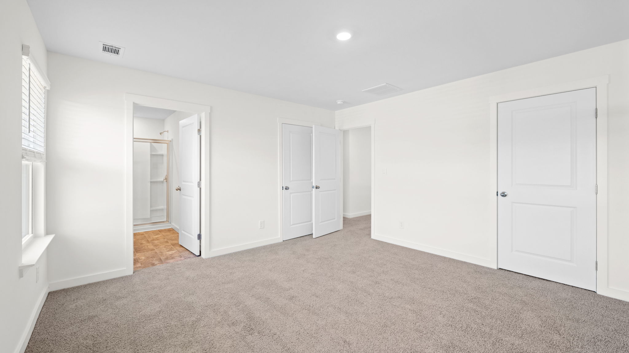 bedroom with en suite